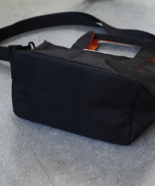 OUTDOOR PRODUCTS(アウトドアプロダクツ)の「僕のヒーローアカデミア×OUTDOOR PRODUCTS 缶バッチ付きトートショルダー(トートバッグ・メンズ・スカイブルー/ブラック/ターコイズブルー/グレー/オレンジ・フリー)」の17枚目の写真