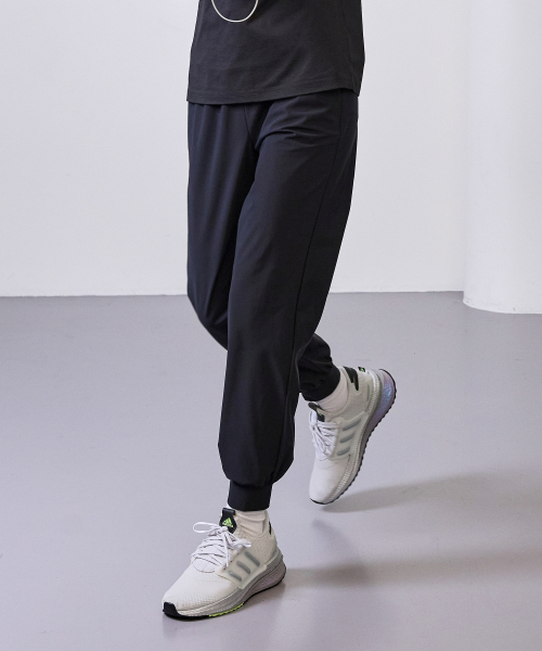 BASIC HOUSE(ベーシックハウス)の「レディース スーパー ストレッチ スパン バンディング ジョガーパンツ ブラック(スウェットパンツ・レディース・ブラック・26inch/28inch/30inch/32inch)」の3枚目の写真