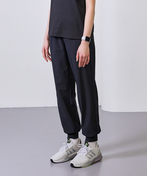 BASIC HOUSE(ベーシックハウス)の「レディース スーパー ストレッチ スパン バンディング ジョガーパンツ ブラック(スウェットパンツ・レディース・ブラック・26inch/28inch/30inch/32inch)」の6枚目の写真
