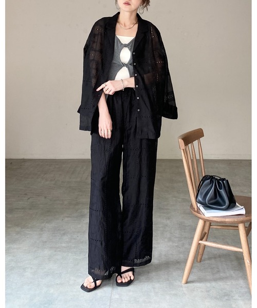 She's Closet(シーズクローゼット)の「花柄 パッチワーク風 刺繍レース 長袖 テーラード シアー シャツ ジャケット(テーラードジャケット・レディース・ブラック/オフホワイト・FREE)」の17枚目の写真