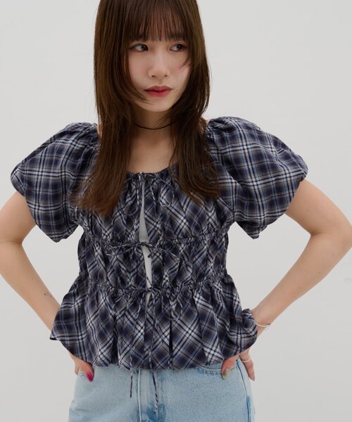 DISCOAT（ディスコート）の「【umm.】チェック柄バルーンブラウス（シャツ/ブラウス・レディース・ネイビー/サックスブルー・FREE）」の3枚目の写真
