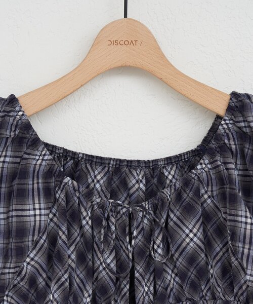 DISCOAT（ディスコート）の「【umm.】チェック柄バルーンブラウス（シャツ/ブラウス・レディース・ネイビー/サックスブルー・FREE）」の10枚目の写真