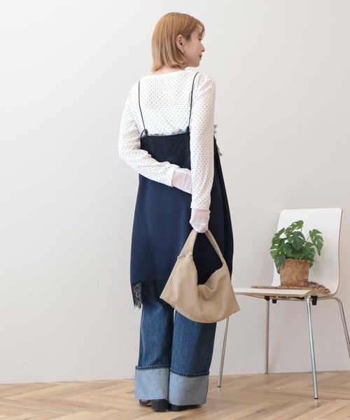 AMERICAN HOLIC(アメリカンホリック)の「レースサテンキャミワンピース(ワンピース・レディース・アイボリー/ネイビー・FREE)」の3枚目の写真