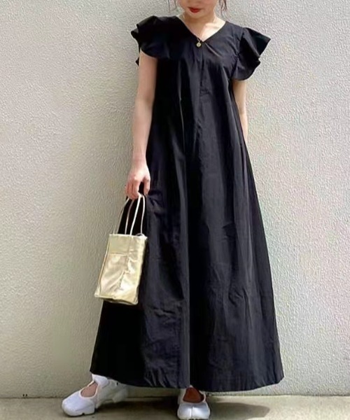 LUCPY(ラクピー)の「フリルスリーブVネックロングワンピース(ワンピース・レディース・ブラック/カーキ/ピンク・FREE)」の1枚目の写真