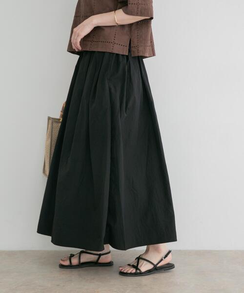 ITEMS URBANRESEARCH(アイテムズ アーバンリサーチ)の「ワッシャーナイロンギャザースカート(スカート・レディース・ブラック/カーキ/ホワイト系その他・FREE)」の1枚目の写真
