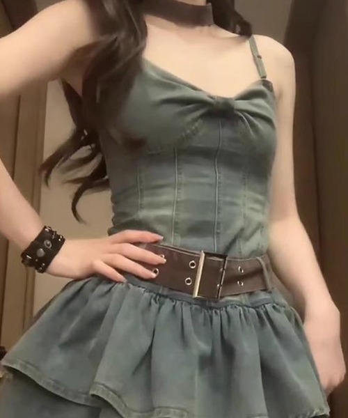 GLAMOROUS JANE(グラマラスジェーン)の「ベルト付きフリルキャミワンピース(ワンピース・レディース・ブルー・M/L)」の4枚目の写真