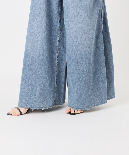 Spick & Span(スピックアンドスパン)の「5 1/2 8oz FLARE-LINE DEIM(デニムパンツ・レディース・サックスブルー/ホワイト・27/28)」の21枚目の写真