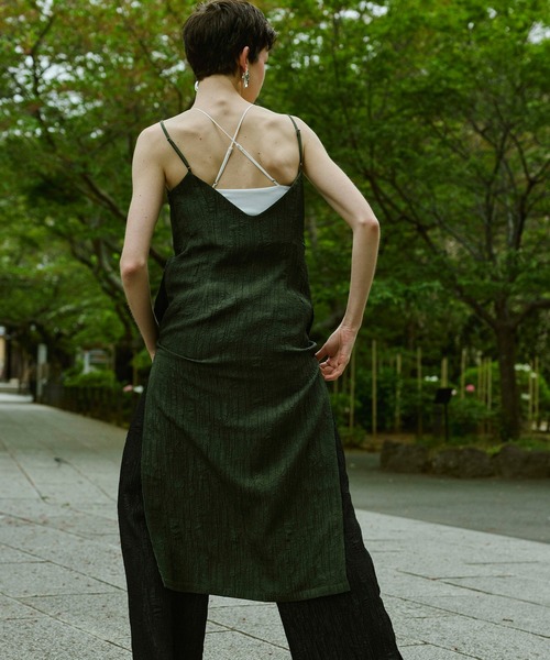 OMMO（オーエムエムオー）の「WASHER LONG CAMI TOP（キャミソール・レディース・ブラック/カーキ/ベージュ・36/38）」の7枚目の写真