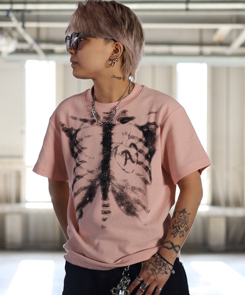 ATMARK(アットマーク)の「《2サイズ展開 / UNISEX 》ATMARK ボーンサーマル半袖Tシャツ 骨(Tシャツ/カットソー・メンズ・ピンク/ブラック・L/M)」の17枚目の写真