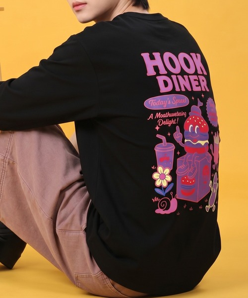 HOOK(フック)の「HOOK -original- フードキャラクター グラフィックプリント ロングスリーブTシャツ(Tシャツ/カットソー・メンズ・ピンク/ブラック・L/M/XL)」の2枚目の写真