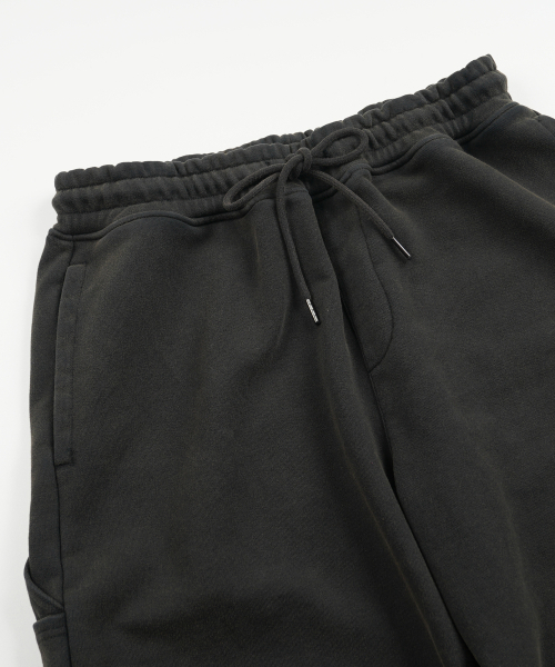 FRIZMWORKS（フリズムワークス）の「WASHED CARPENTER SWEAT SHORTS _ BLACK BROWN（その他パンツ・メンズ・その他・SMALL/MEDIUM/LARGE/X-LARGE）」の3枚目の写真
