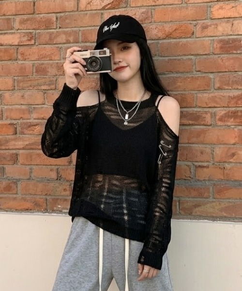 AVYL(アヴィル)の「カットアウトメッシュデザイン ルーズニット(Tシャツ/カットソー・レディース・ホワイト/ブラック・M)」の12枚目の写真