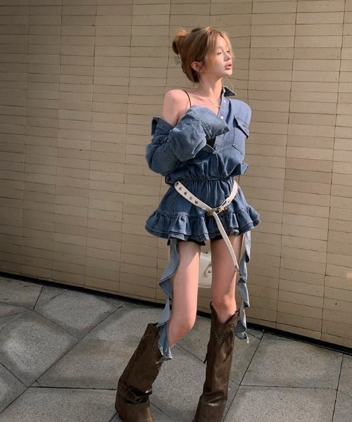 LAMPOON(ランプーン)の「ティアードデニムワンピース(ワンピース・レディース・ブルー・LARGE/MEDIUM)」の6枚目の写真