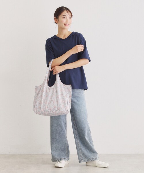 LAURA ASHLEY(ローラアシュレイ)の「【撥水・防水加工】ラックリー メドウ柄 レインパッカブルトートバッグ(エコバッグ/サブバッグ・レディース・イエロー系その他2/ライトパープル/ターコイズブルー系9・00)」の20枚目の写真