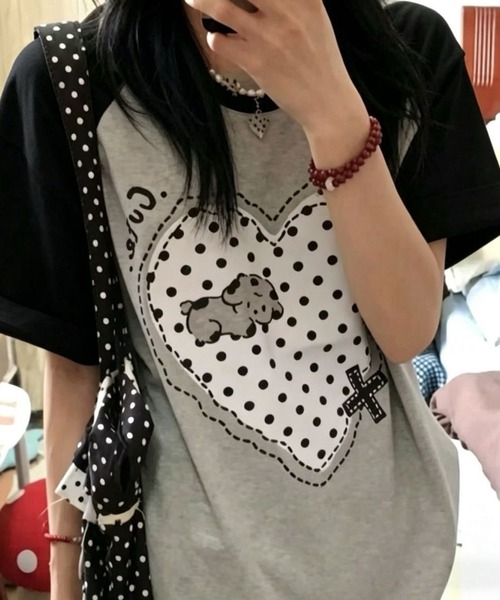 AsheKsha（アシクシャ）の「ポルカドットハート パピー ラディアントショルダーTシャツ（Tシャツ/カットソー・レディース・グレー・M）」の2枚目の写真