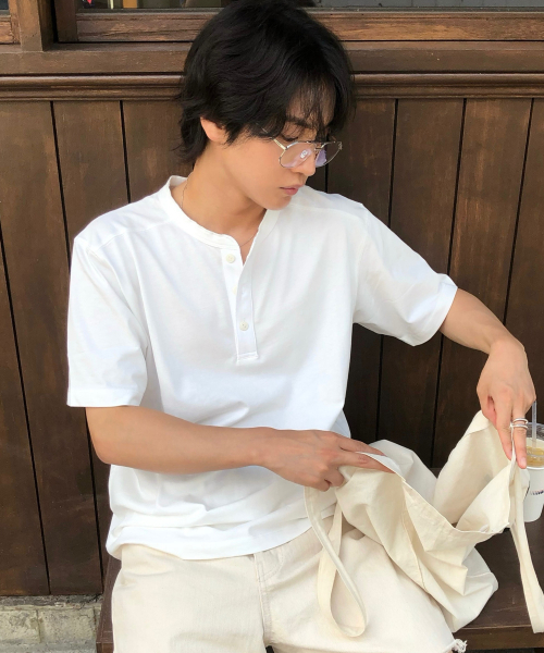 MINDBRIDGE（マインドブリッジ）の「3ボタンヘンリーネックオーバーサイズ半袖Tシャツ - 2カラー（Tシャツ/カットソー・メンズ・グレー/オフホワイト・100/95/105）」の6枚目の写真