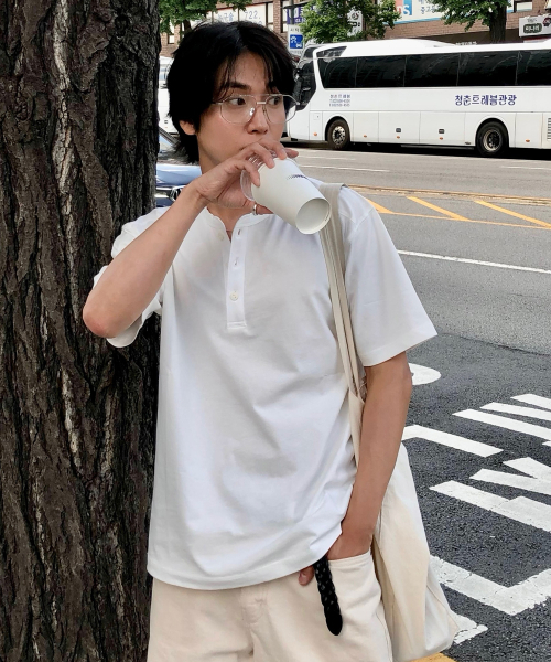 MINDBRIDGE（マインドブリッジ）の「3ボタンヘンリーネックオーバーサイズ半袖Tシャツ - 2カラー（Tシャツ/カットソー・メンズ・グレー/オフホワイト・100/95/105）」の7枚目の写真