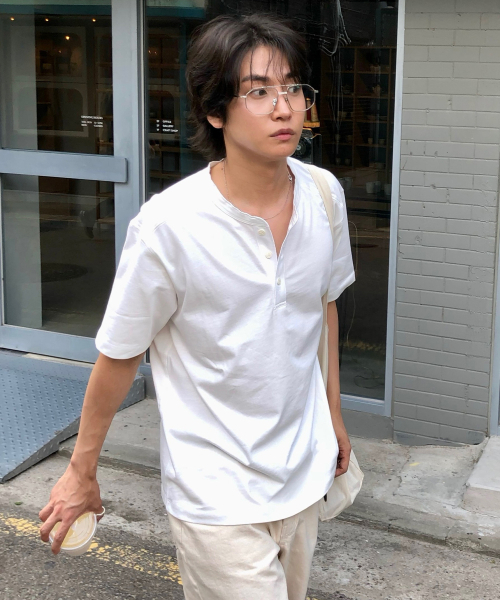 MINDBRIDGE（マインドブリッジ）の「3ボタンヘンリーネックオーバーサイズ半袖Tシャツ - 2カラー（Tシャツ/カットソー・メンズ・グレー/オフホワイト・100/95/105）」の8枚目の写真