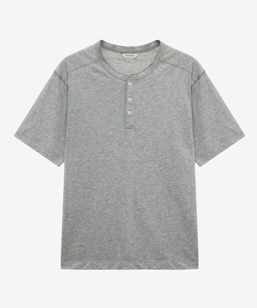 MINDBRIDGE（マインドブリッジ）の「3ボタンヘンリーネックオーバーサイズ半袖Tシャツ - 2カラー（Tシャツ/カットソー・メンズ・グレー/オフホワイト・100/95/105）」の10枚目の写真