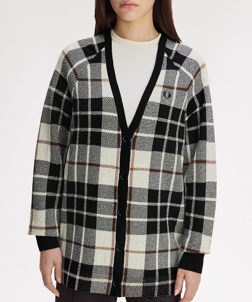 FRED PERRY(フレッドペリー)の「Boucle Tartan Cardigan/ブークレタータンチェックカーディガン(カーディガン/ボレロ・レディース・ベージュ・10)」の2枚目の写真