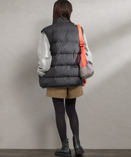FRED PERRY（フレッドペリー）の「【WEB先行予約】[FRED PERRY/フレッドペリー] ワンポイントロゴ刺繍 インサレート 中綿ベスト（ベスト・レディース・ブラック・L/M）」の10枚目の写真