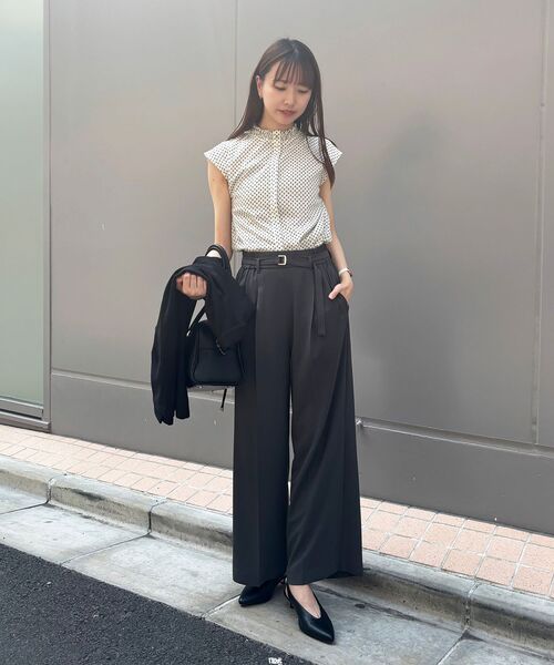 le.coeur blanc（ルクールブラン）の「【接触冷感・速乾】ハイストレッチカルゼベルテッドパンツ（その他パンツ・レディース・ライトグレー/チャコールグレー・38）」の20枚目の写真