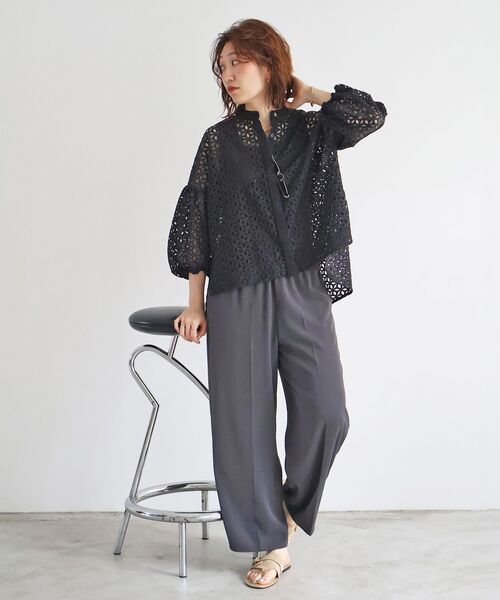 le.coeur blanc（ルクールブラン）の「【接触冷感・速乾】ハイストレッチカルゼベルテッドパンツ（その他パンツ・レディース・ライトグレー/チャコールグレー・38）」の16枚目の写真