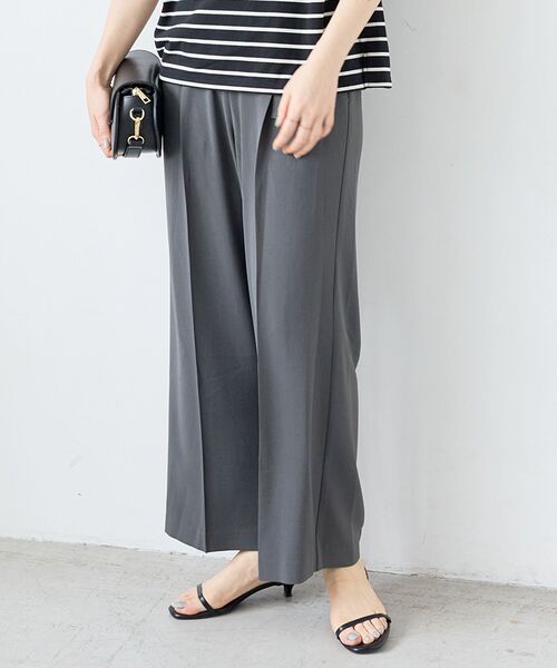 le.coeur blanc（ルクールブラン）の「【接触冷感・速乾】ハイストレッチカルゼベルテッドパンツ（その他パンツ・レディース・ライトグレー/チャコールグレー・38）」の15枚目の写真
