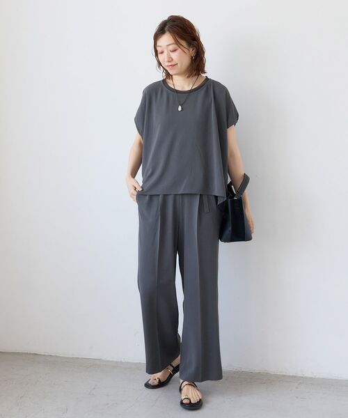 le.coeur blanc（ルクールブラン）の「【接触冷感・速乾】ハイストレッチカルゼベルテッドパンツ（その他パンツ・レディース・ライトグレー/チャコールグレー・38）」の11枚目の写真