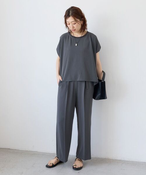 le.coeur blanc（ルクールブラン）の「【接触冷感・速乾】ハイストレッチカルゼベルテッドパンツ（その他パンツ・レディース・ライトグレー/チャコールグレー・38）」の10枚目の写真