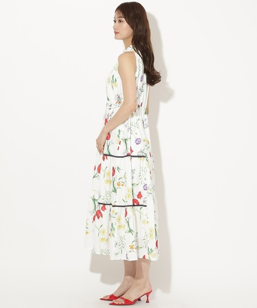 AND COUTURE（アンドクチュール）の「ブーケフラワーホルターネックワンピース（ワンピース・レディース・グリーン系その他/ブラック系その他/ホワイト系その他・FREE）」の5枚目の写真