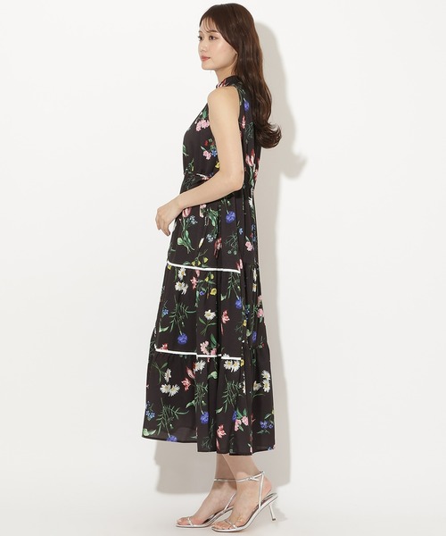 AND COUTURE（アンドクチュール）の「ブーケフラワーホルターネックワンピース（ワンピース・レディース・グリーン系その他/ブラック系その他/ホワイト系その他・FREE）」の10枚目の写真