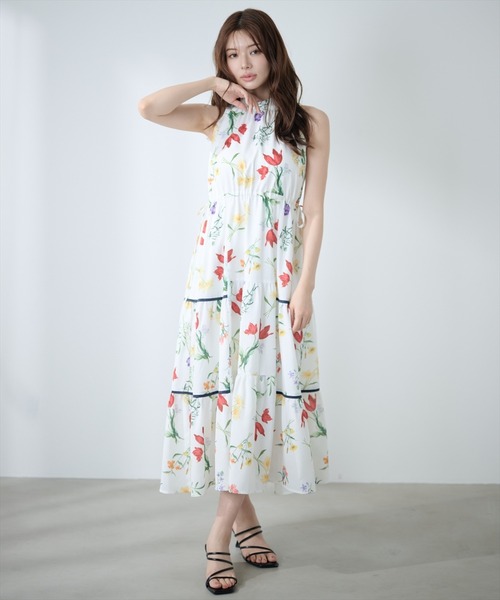 AND COUTURE（アンドクチュール）の「ブーケフラワーホルターネックワンピース（ワンピース・レディース・グリーン系その他/ブラック系その他/ホワイト系その他・FREE）」の22枚目の写真