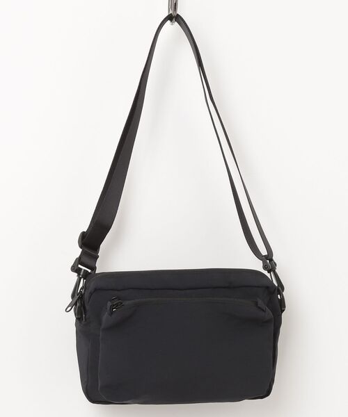 MAISON mou(メゾンムー)の「【SiiLo/シーロ】CRUMPLE ショルダーバッグ(ショルダーバッグ・レディース・ブラック/パープル/ダークグレー/ベージュ・FREE)」の1枚目の写真
