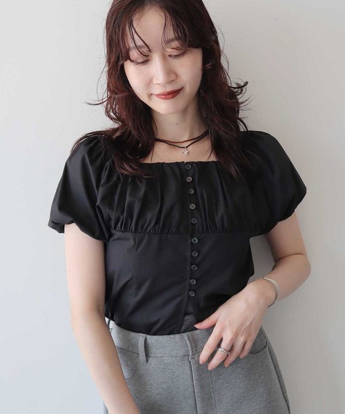 earth music&ecology(アースミュージックアンドエコロジー)の「スクエアネックパフブラウス(シャツ/ブラウス・レディース・ブラック/オフホワイト/イエロー・FREE)」の3枚目の写真