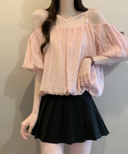 LUCPY(ラクピー)の「オフショルダーギャザードットブラウス(シャツ/ブラウス・レディース・アイボリー/ホワイト/ブルー/ピンク・FREE)」の4枚目の写真