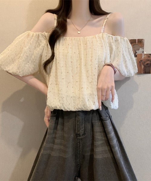 LUCPY(ラクピー)の「オフショルダーギャザードットブラウス(シャツ/ブラウス・レディース・アイボリー/ホワイト/ブルー/ピンク・FREE)」の5枚目の写真
