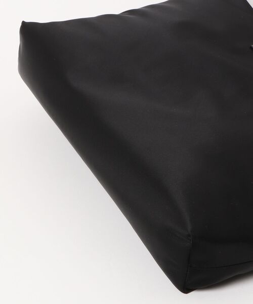 MM6 Maison Margiela(エムエムシックス メゾン マルジェラ)の「MM6 FOLDED J SHOULDER BAG(ショルダーバッグ・レディース・ブラック・FREE)」の3枚目の写真
