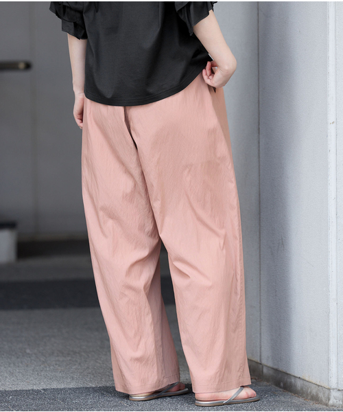 IENA（イエナ）の「《接触冷感/UVカット》マットツイルイージーパンツ（その他パンツ・レディース・ブラック/ピンク/ベージュ・38/36）」の12枚目の写真