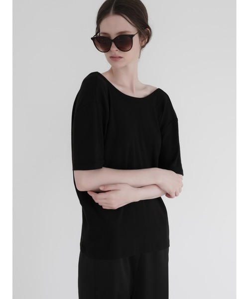 NOWNS(ナウンス)の「Elise | Back open tee(Tシャツ/カットソー・レディース・アイボリー/ブラック/グレー・FREE)」の2枚目の写真