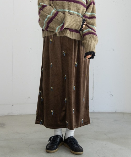 POU DOU DOU(プードゥドゥ)の「ベロアフラワー刺繍スカート(スカート・レディース・ブラウン/ダークグレー・3)」の1枚目の写真