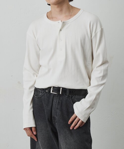 COLONY 2139(コロニートゥーワンスリーナイン)の「テレコリブヘンリーネック(Tシャツ/カットソー・メンズ・ブラウン/ホワイト/ブラック・MEDIUM/LARGE)」の4枚目の写真
