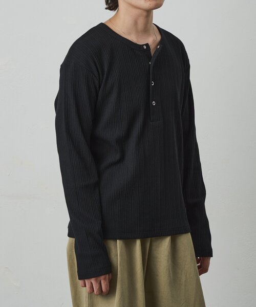 COLONY 2139(コロニートゥーワンスリーナイン)の「テレコリブヘンリーネック(Tシャツ/カットソー・メンズ・ブラウン/ホワイト/ブラック・MEDIUM/LARGE)」の13枚目の写真