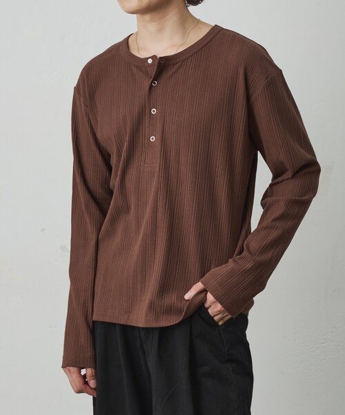 COLONY 2139(コロニートゥーワンスリーナイン)の「テレコリブヘンリーネック(Tシャツ/カットソー・メンズ・ブラウン/ホワイト/ブラック・MEDIUM/LARGE)」の19枚目の写真