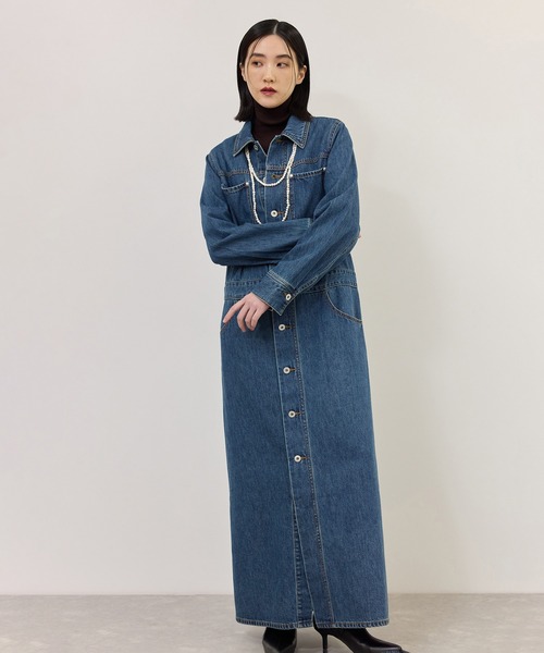 ADAM ET ROPE'(アダムエロペ)の「【WEB限定】デニムシャツロングワンピース(シャツワンピース・レディース・ブラック/ブルー・36/38)」の11枚目の写真