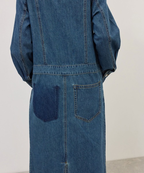 ADAM ET ROPE'(アダムエロペ)の「【WEB限定】デニムシャツロングワンピース(シャツワンピース・レディース・ブラック/ブルー・36/38)」の14枚目の写真