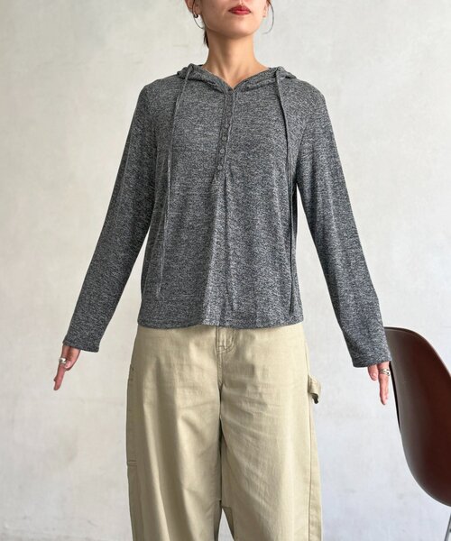 CPCM(シーピーシーエム)の「【WEB限定】ヘンリーシアーニットパーカー(Tシャツ/カットソー・レディース・チャコールグレー/グリーン系/グレー・FREE)」の7枚目の写真