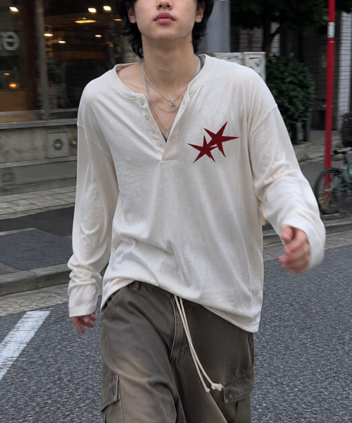 GRAVER ORDINARY（グレイバーオーディナリー）の「[ODNR UNISEX]Small Twins Star ヘンリーネック 長袖Tシャツ_Beige（Tシャツ/カットソー・レディース・ベージュ・LARGE/MEDIUM）」の5枚目の写真