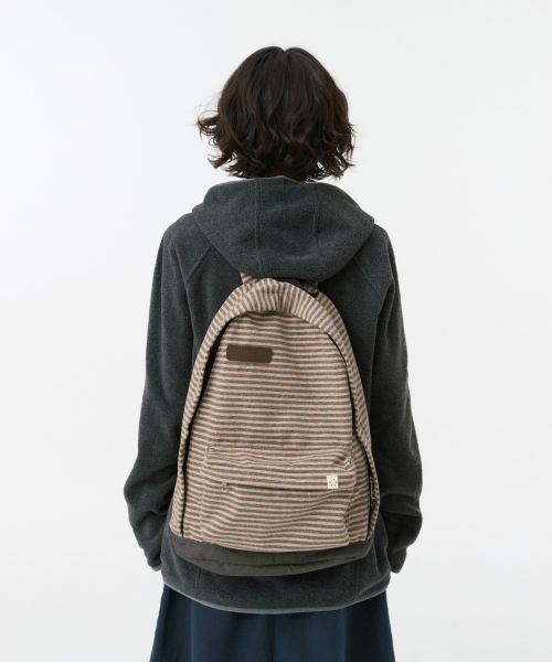OHESHIO(オヘシオ)の「JERSEY STRIPE バックパック、ブラウン(バックパック/リュック・レディース・その他・FREE)」の1枚目の写真