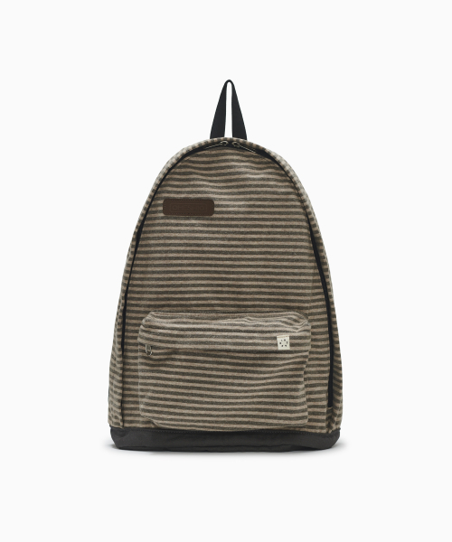 OHESHIO(オヘシオ)の「JERSEY STRIPE バックパック、ブラウン(バックパック/リュック・レディース・その他・FREE)」の2枚目の写真